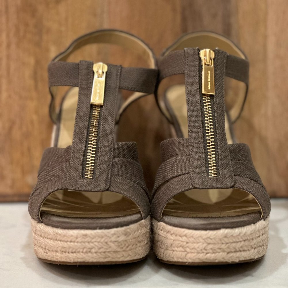 MICHAEL KORS BERKLEY ESPADRILLE WEDGE SANDAL IN BROWN - SZ 7